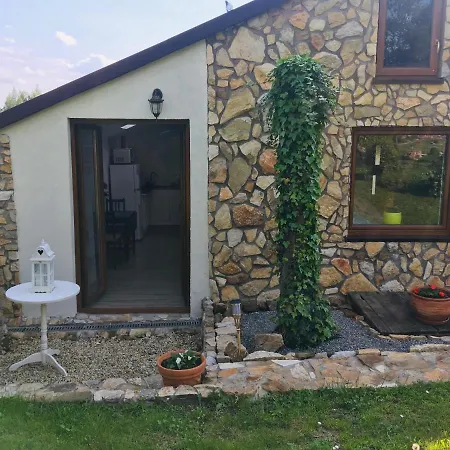 Czytelnia W Sadzie Villa Krzykawka Exterior photo
